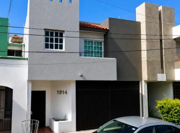 Casa de 3 habitaciones, Culiacán · Venta de Casa en Colonia La Campiña Culiacán de Rosales Sinaloa