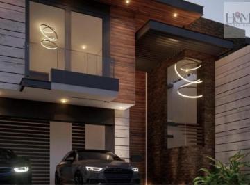 Casa · 384m² · 5 Recámaras · 3 Estacionamientos · Casa en Fraccionamiento Rincón de Alcántara