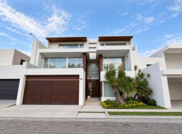 Casa de 5 habitaciones, San Andrés Cholula · Casa en Venta 588 m² de Terreno y 724 m² de Construcción con 5 Recámaras en Residencialsan Ángel