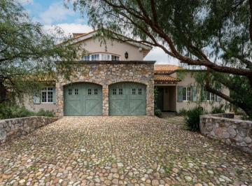 108134a926a1aa841194372f9079ce09a58387dab547b1079714df7461e0469a · Casa Santa Sofia, Encantadora Propiedad en Hacienda La Presita