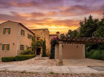 0dea4945b88dd3d04596aa3e3260900a4b39f1514a2335167872f3d0846cc2b8 · Casa Vittoria San Miguel de Allende