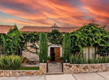 55923a9f44f39bed80fedce992ebae6d5149ccbd6b7aa045161ed3a3323d58d9 · Casa Valentine San Miguel de Allende