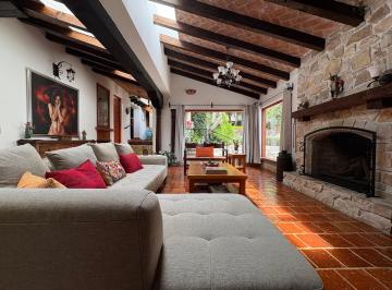 Casa de 12 habitaciones, San Cristóbal de las Casas · Hermosa Casa Lista Para Negocio.