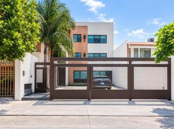Departamento de 2 habitaciones, León · Departamento Frente a Plaza Mayor | 165 m² | 2 Recamaras | 3 Baños | 2 Autos | Valle del Campestre
