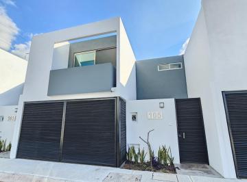 Casa · 180m² · 3 Recámaras · 2 Estacionamientos · Casa Nueva en Residencial con Suguridad y Areas Verdes