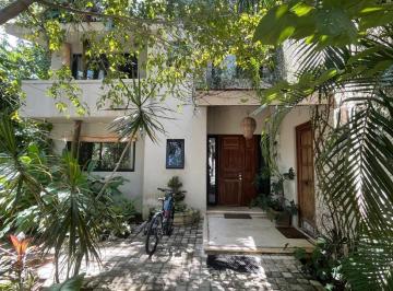 Casa · 1100m² · 4 Recámaras · 3 Estacionamientos · Casa Renta Playacar