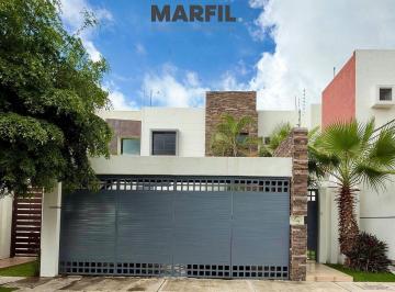 81433221055a4790e40a4bbcc07e134028d9b1b9b3bcb4ad5ce864adac64cc2d · Casa en Venta en Esmeralda Norte Colima de 3 Recámaras Amplio Jardín y Terraza