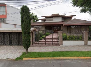 Casa de 5 habitaciones, Tlalnepantla de Baz · Casa de 550 m² con 5 Recámaras en Venta en Valle Dorado