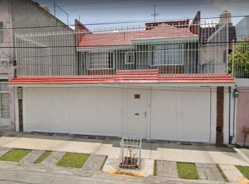 Casa de 4 habitaciones, Tlalnepantla de Baz · Casa de 200 m² con 4 Recámaras en Venta en Valle Ceylán