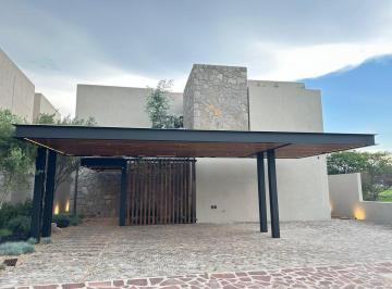 b13c7f3e6fb130d468c19bd8d7ed3a9ded0a7402c2a95019eeb62409395791b1 · Casa Charlotte Altozano Nuevo Querétaro