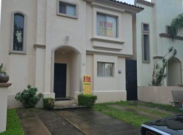 Casa en condominio de 3 habitaciones, Tlajomulco de Zúñiga · Casa en Venta en Fraccionamiento Villa California