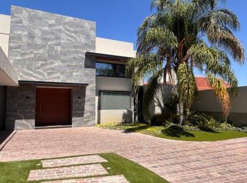 Casa de 3 habitaciones, León · Residencia de Lujo en Cumbres del Campestre. $23'000,000.