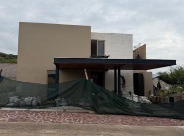 9c0458c3b8663811ee944a9a9ff71403641cf931603b0c7771b541bb370c8021 · Casa en Preventa Altozano Querétaro