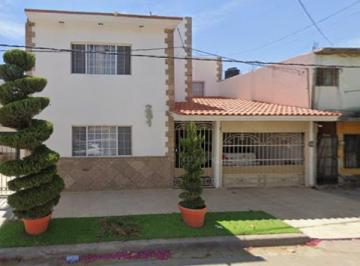 Casa de 3 habitaciones, Lerdo · Casa en Venta en Aquiles Serdan 261 Zona Centro Lerdo Durango