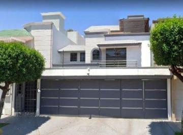 Casa de 5 habitaciones, Coyoacán · Casa en Venta en Paseos de Taxqueña Cdmx