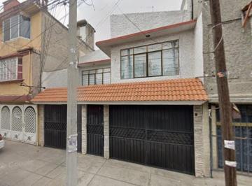 Casa de 4 habitaciones, Gustavo A. Madero · Casa de 290 m² Construidos con 4 Recámaras en Venta en San Juan de Aragón VII Secc