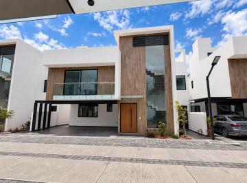 Casa · 400m² · 4 Recámaras · 2 Estacionamientos · Casa en Venta en Av Estado de Mexico