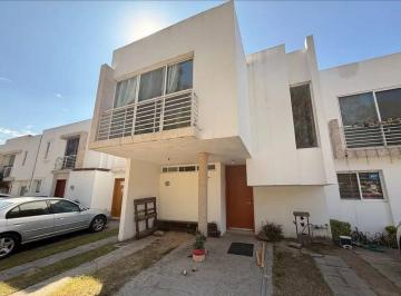 Casa en condominio · 140m² · 3 Recámaras · 2 Estacionamientos · Casa en Venta en La Loma Residencial, Tlajomulco de Zuñiga