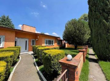 Casa · 356m² · 3 Recámaras · 2 Estacionamientos · Casa en Venta en Metepec, La Asunción