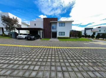 Casa · 273m² · 3 Recámaras · 3 Estacionamientos · Casa en Venta en Rincón de Los Encinos