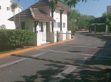 Casa · 2 Recámaras · 1 Estacionamiento · Renta Casa en Real Ibiza Plus, Playa del Carmen, Q. Roo