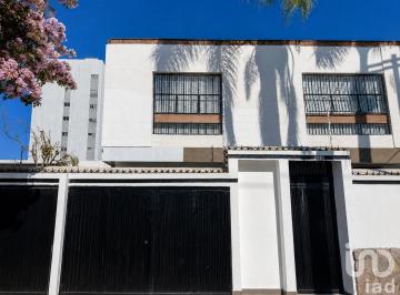 Casa · 325m² · 5 Recámaras · 2 Estacionamientos · Casa en Venta Colonia Americana