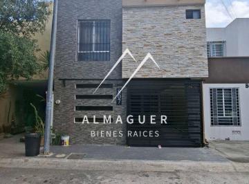 Casa de 4 habitaciones, Apodaca · Casa en Venta en Santa Cecilia, con Recámara en Planta Baja.