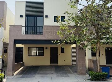 Casa · 154m² · 3 Recámaras · 2 Estacionamientos · Casa en Fraccionamiento Monticello
