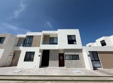 ccef93a8830ce50bbd2acb064c521ea059aad23359cb71f40529889aec893b3e · Casa en Venta en Zibatá | Recámara en Planta Baja | Jardín Amplio |