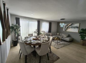 Casa · 108m² · 3 Recámaras · 2 Estacionamientos · Casa en Venta en San Isidro Juriquilla, Jardín Privado y Casa Club