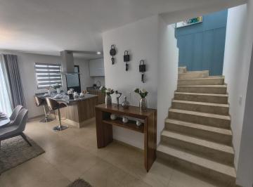 Casa · 138m² · 3 Recámaras · 2 Estacionamientos · Casa en Venta en San Isidro Juriquilla Hermosa, Funcional, Cálida y Lista Para Disfrutar