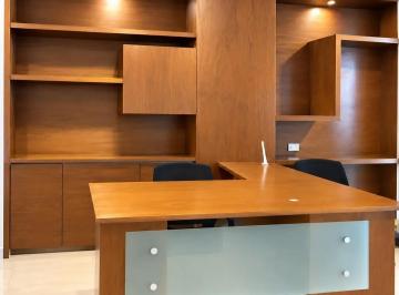 1 · Oficina en Venta en El Sur / Torre Valle Alto
