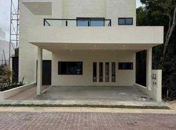 Casa de 5 habitaciones, Benito Juárez · Casa en Venta en Via Cumbre, Cancun