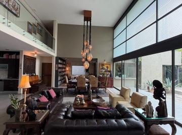 Casa · 490m² · 3 Recámaras · 3 Estacionamientos · Casa - Jurica