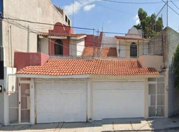 Casa de 4 habitaciones, Celaya · Casa en Venta en Calle Magnolia 412 Jardines de Celaya 2da Seccion Celaya Guanajuato
