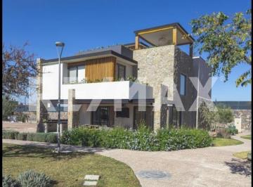b2f155a9a96fdd0929da7de6b9299eac3d673b614de42d5f12ac5702d5e32e5e · Casa en Condominio en Venta Alcocer