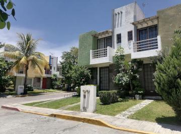 Casa de 3 habitaciones, Temixco · Casa en Venta Condominio Alborada Frente a Walmart Paraiso 3 Recamaras Vigilancia y Alberca