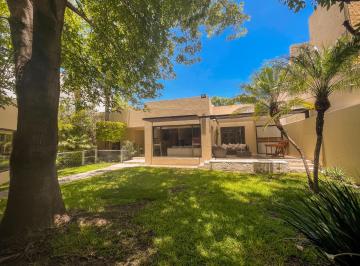 Casa · 364m² · 3 Recámaras · 2 Estacionamientos · Casa - Jurica