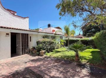 6f1fe748eb6ca04d431c5182ced86bcf94366556ddaebf6dc483f3c61c50a242 · Casa en Venta con Uso de Suelo Mixto Cerca del Malecon de Chapala