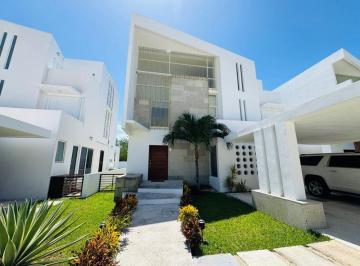 Casa de 4 habitaciones, Benito Juárez · Venta de Casa en Lujoso Residencial con Campo de Golf en Cancun