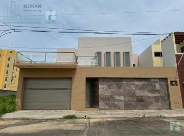 Casa · 270m² · 4 Recámaras · 1 Estacionamiento · Casa - Coatzacoalcos