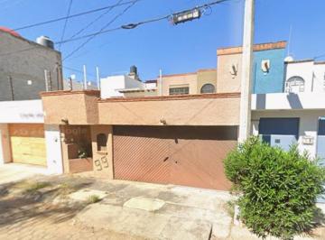 Casa de 3 habitaciones, Morelia · Venta de Casa en Morelia Jardines de Torremolinos Michoacan