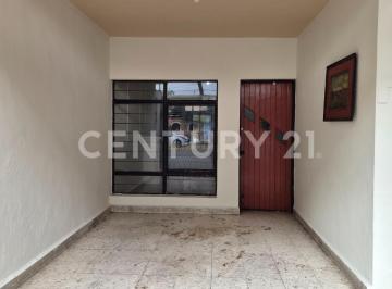 Casa · 292m² · 3 Recámaras · 1 Estacionamiento · Casa en Renta, con Excelente Ubicacion!