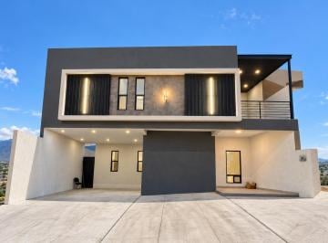 Casa · 355m² · 4 Recámaras · 2 Estacionamientos · Se Vende Casa en Gaia Dominion Residencial