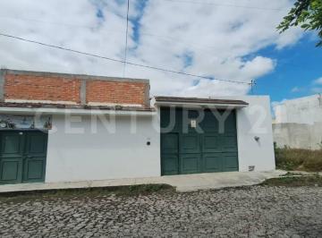 Casa · 470m² · 4 Recámaras · 5 Estacionamientos · Casa en Venta en Banthí, Sjr, Querétaro.
