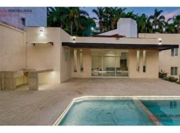 Casa · 280m² · 4 Recámaras · 2 Estacionamientos · Casa en Fraccionamiento Rancho Cortes