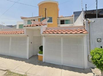 Casa de 4 habitaciones, Querétaro · Propiedad Ubicada en C. del Puente de Alvarado 231, Carretas, 76050, Santiago de Queretaro, Qro