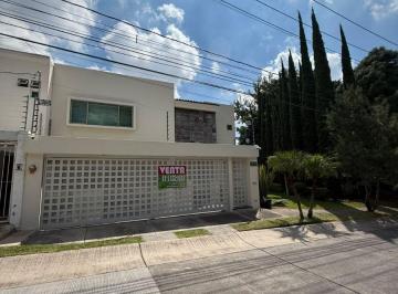 Casa de 3 habitaciones, Zapopan · Casa en Venta; Rinconada de Los Novelistas en Zapopan, Jalisco.