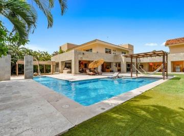 9c843312cc0480a5aa8c3bd3887af08101e193bf67a3a18c44848fbe8e2f69c0 · Residencia de Lujo Frente Al Lago en El Tigre, Nuevo Vallarta