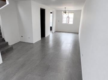 Casa en Venta de 2 habitaciones Jardines de Huinalá · Casa con Excedente en Av
